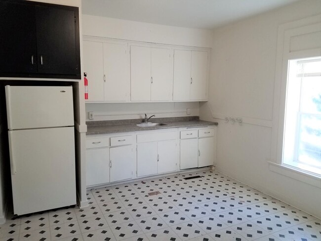 Building Photo - tf327 Unit 329