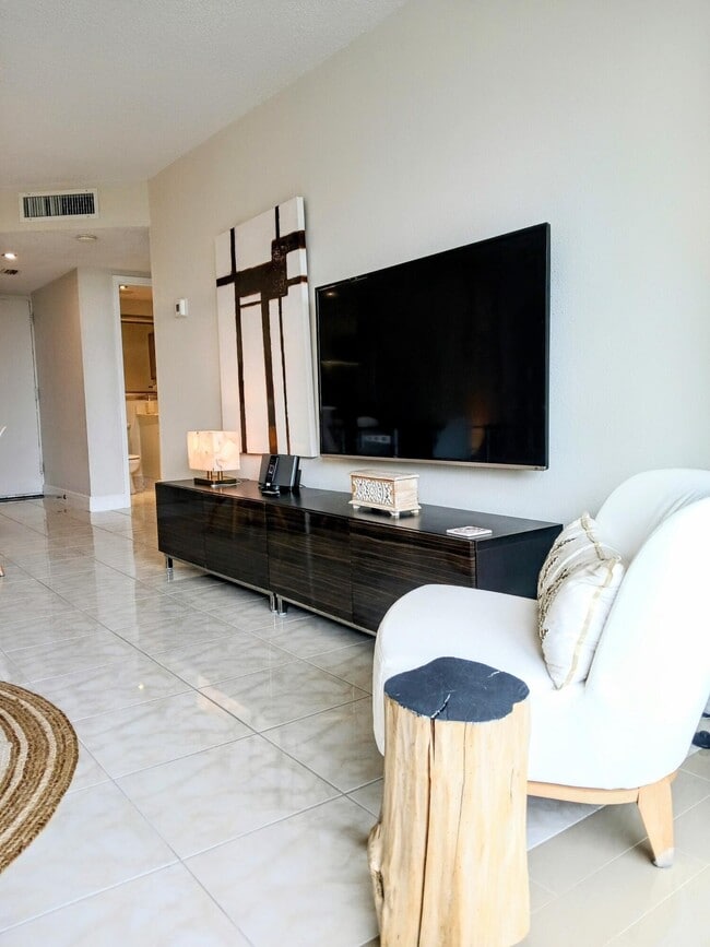 Photo - 1830 Embassy Dr Unit 309