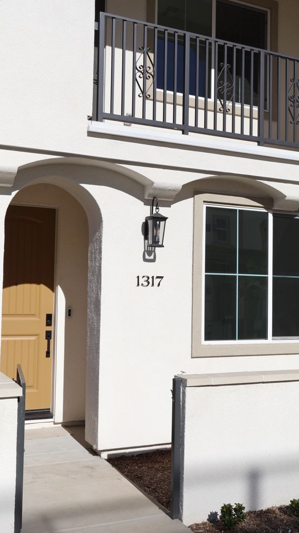 Building Photo - FOR RENT Amazing 4 bedrooms townhome in El Cajon City FOR RENT!!!!!!!!!!!!