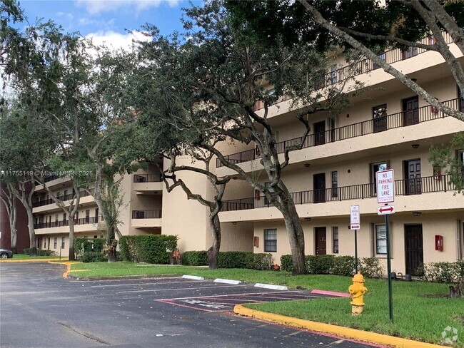 Building Photo - 10551 W Broward Blvd Unit 307 Rental