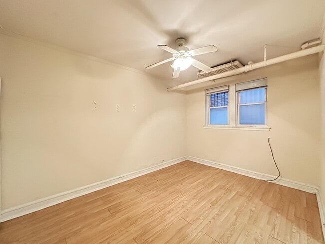 Photo - 2832 N Burling St Unidad 40