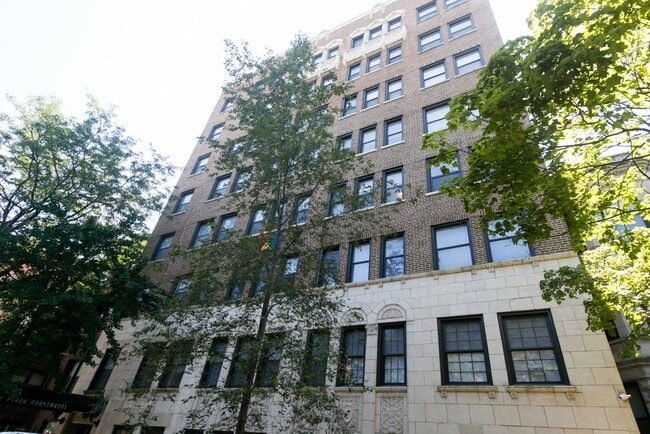 Building Photo - 817 W Lakeside Pl Rental