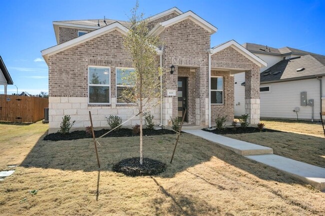 Photo - 833 Long Run