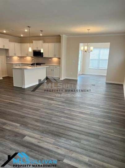 Photo - 315 Villanova Dr