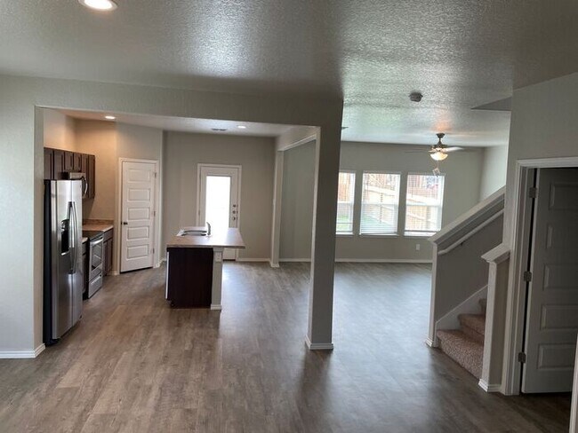 Photo - Stylish 4-Bedroom Home in Saint Hedwig | Space, Comfort & Convenience