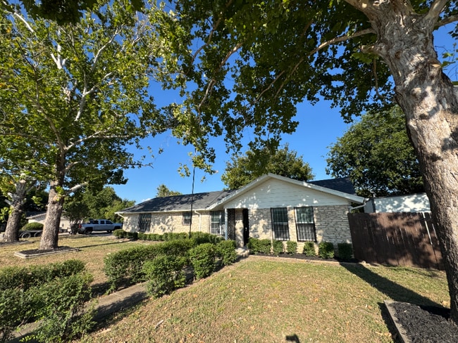 Building Photo - 601 Nola Ruth Blvd Rental