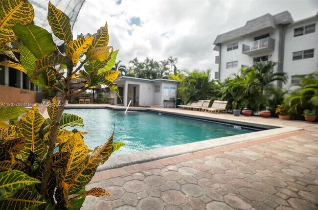 Photo - 750 NW 43rd Ave Unidad 308