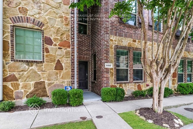 Building Photo - 4217 Riverview Dr