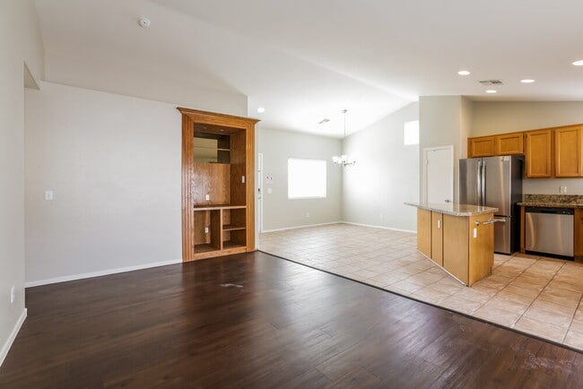 Photo - 2516 W El Campo Grande Ave