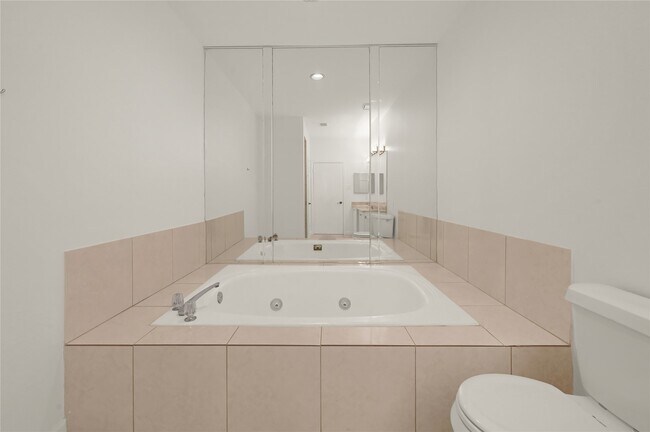 Building Photo - 2860 Holly Hall St Unit 2860