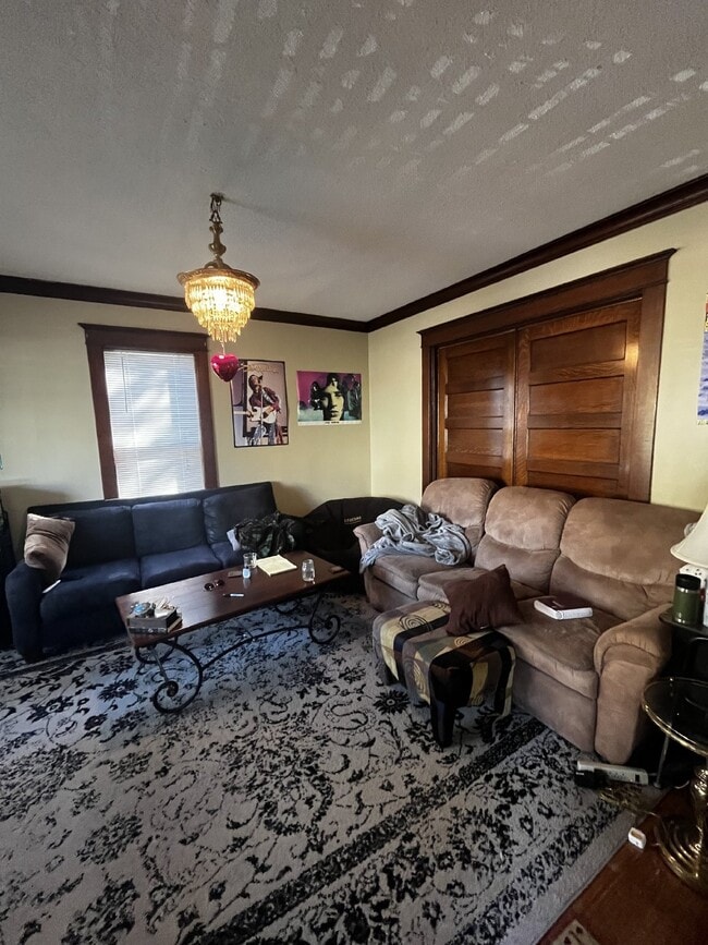 Cozy 4 Bed 1 Bath near UWEC!