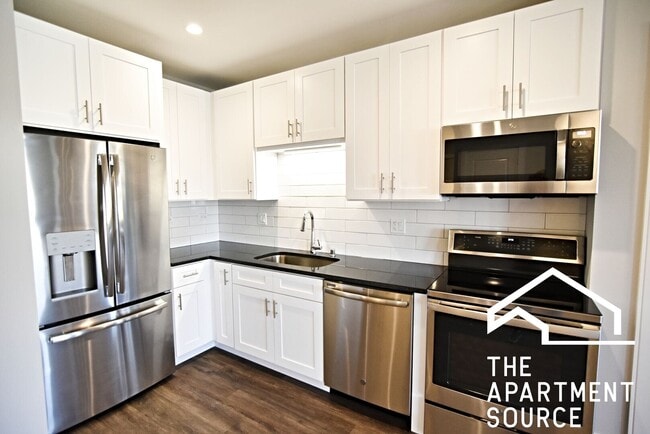 Building Photo - 3833 N Broadway Unit 310