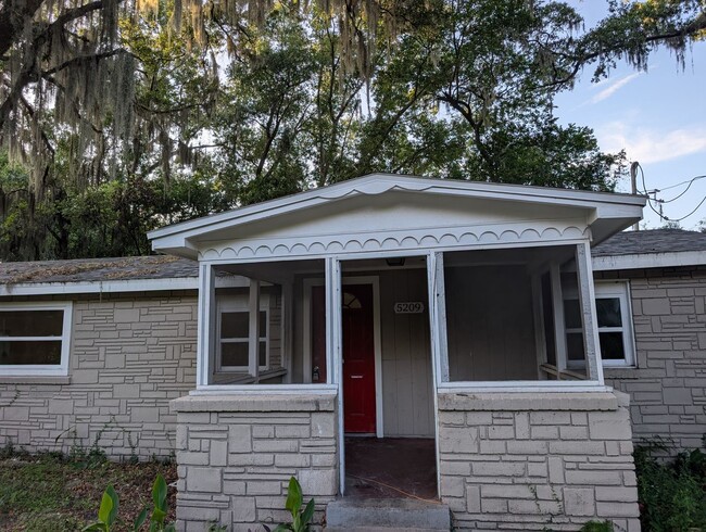 Building Photo - Renovated 3/2 in Oretega Farms Rental