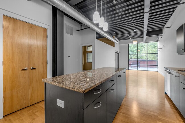 350 E Short St Unit 211