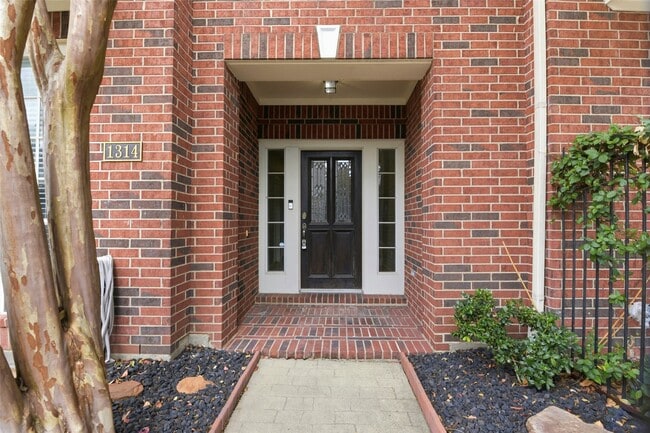 Photo - 1314 W Webster St