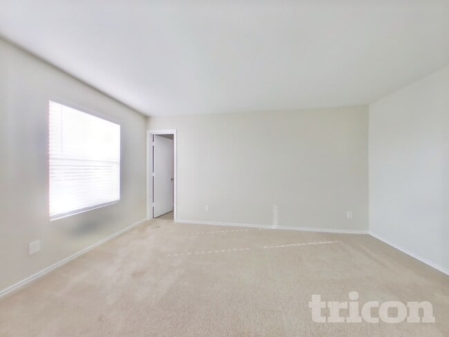 Photo - 5003 Mustang View