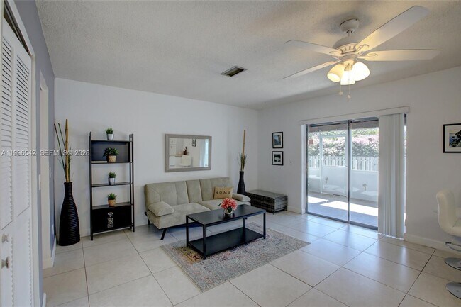 Photo - 418 SE 4th St