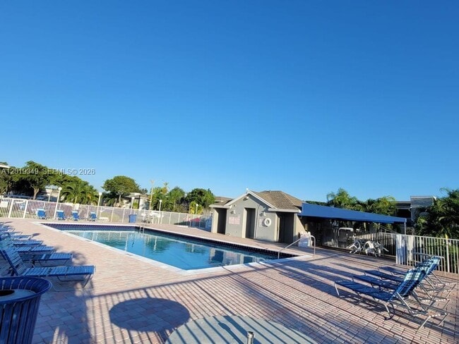 Photo - 426 NE 210th Cir Terrace Unidad 106-2