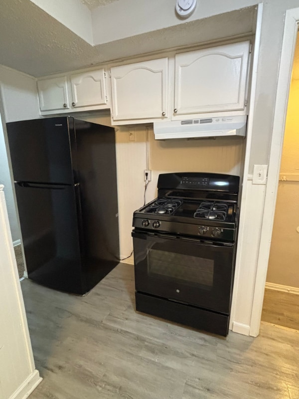 Photo - 4672 Hillside Ave