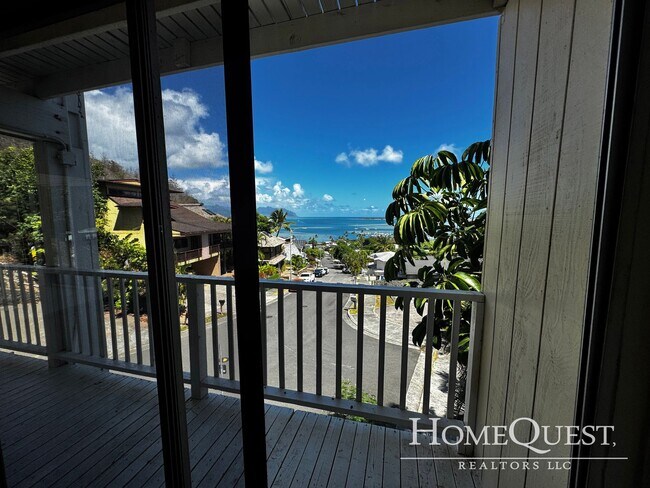 Photo - Large 4BR/2.5BA Home with a View! $4000/mo Unidad 4BR