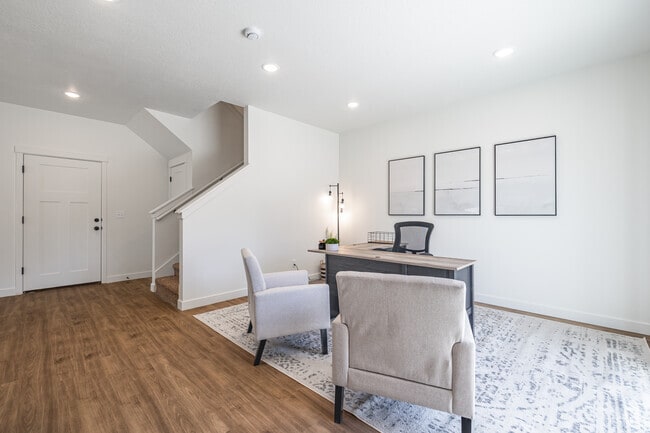 3BR, BA2.5 - 1.505SF - Living Room - VALO on Vine