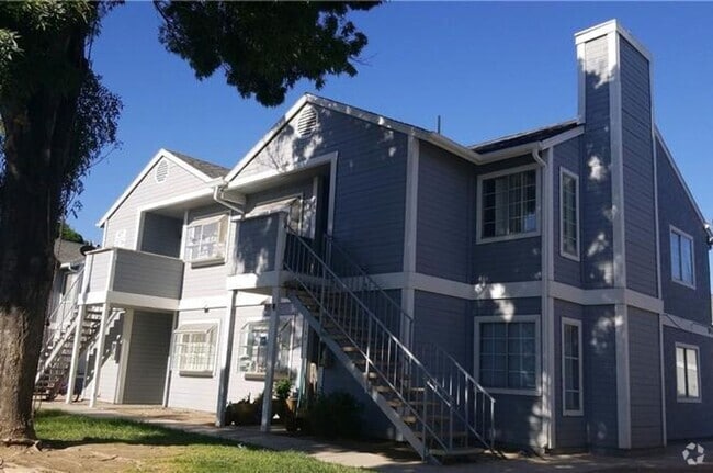 Building Photo - 2-Bed Gem with Fireplace, Patio & Pool Acc... Rental