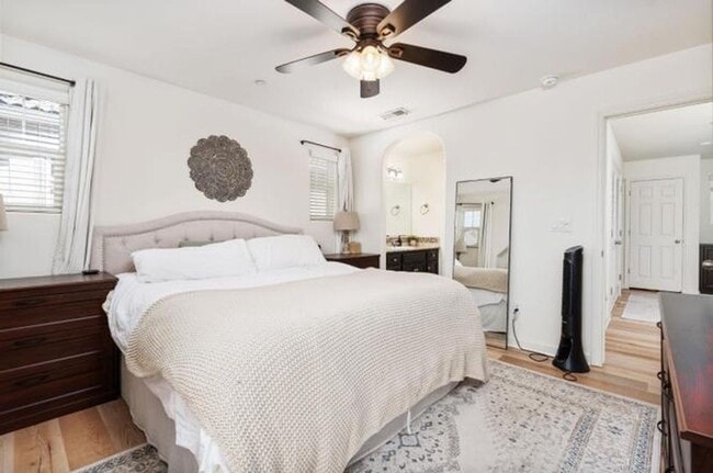 Photo - $2,090 Barstow & De Wolf, 3 Bedroom House ...