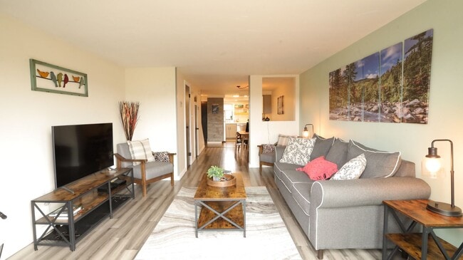 Photo - FURNISHED WINTER SEASONAL - 3 bedroom with Stunning Views, 6 mo lease - $2675/mo