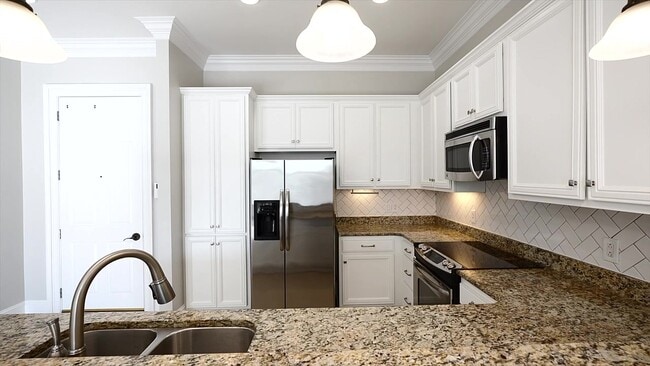 THE GATEWAY VILLAGE - Kitchen - The Gateway Village