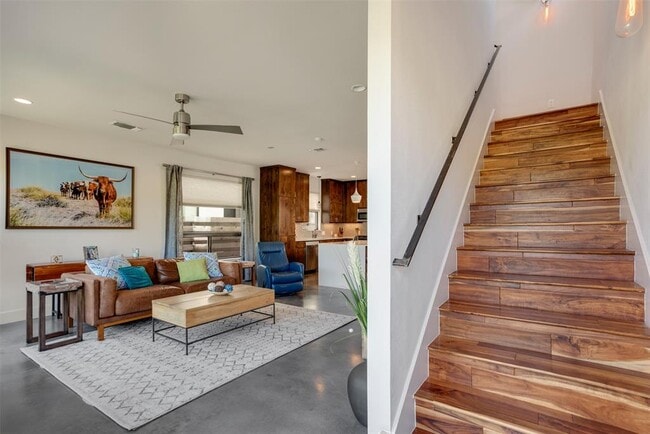 Photo - 1009 E 12th St