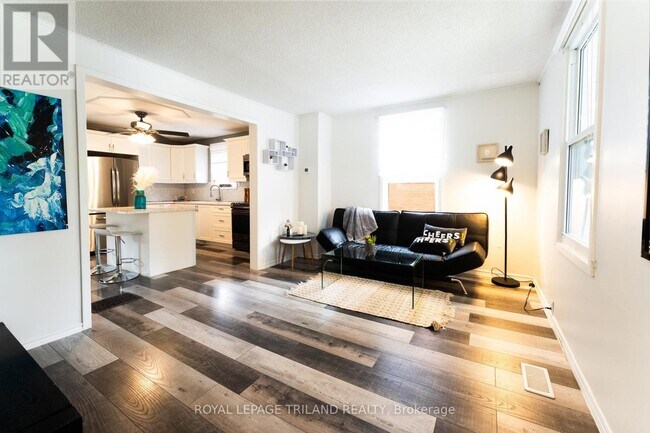 Photo - 326 Smith St