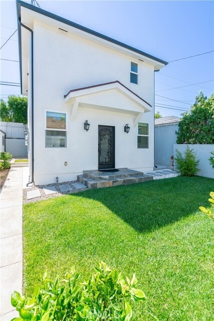 Building Photo - 8421 Bleriot Ave