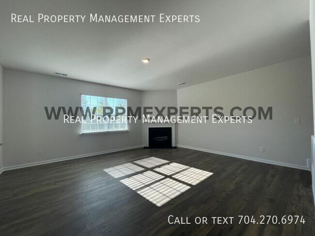 Photo - Luxury 4 Bedroom 2.5 Bath Home in Charlotte!