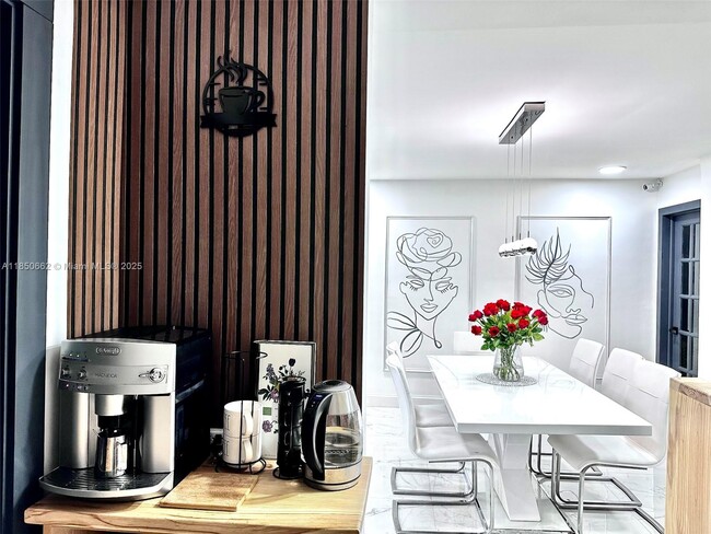 Photo - 210 SE 3rd Pl