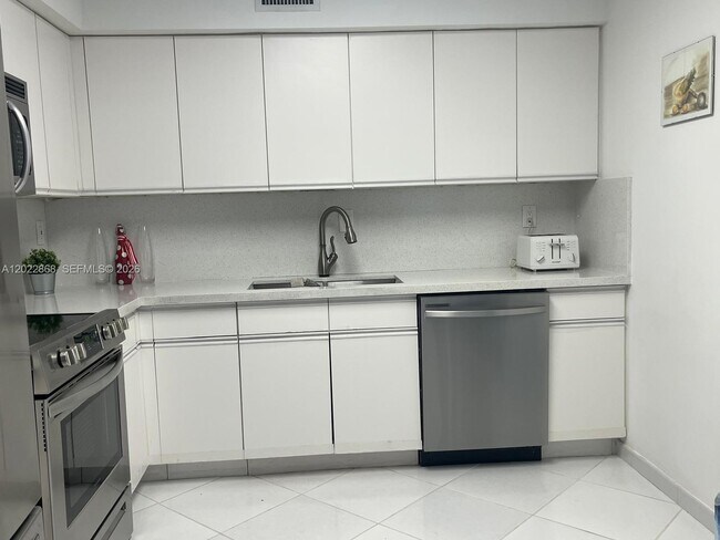 Photo - 3530 Mystic Pointe Dr Unit 1412