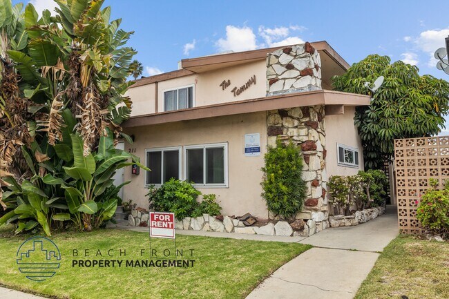 Photo - 211 E. Tamarack Ave.