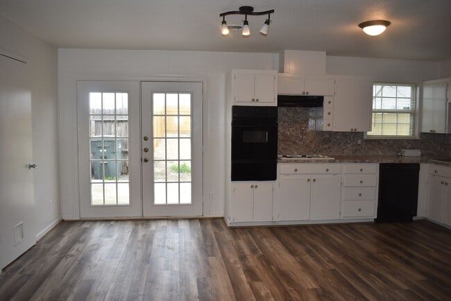 Photo - 201 North Dr