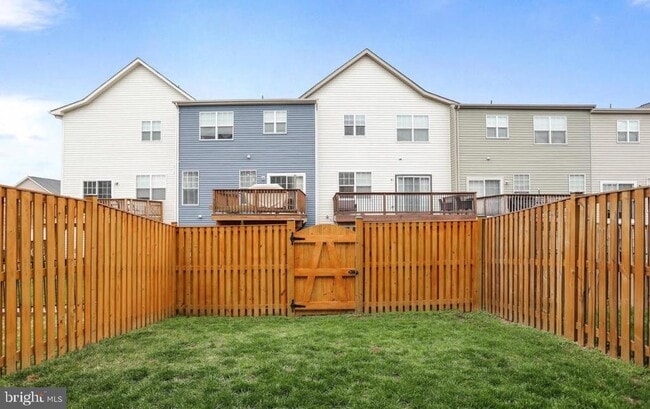 Photo - 105 Pintangle Ct