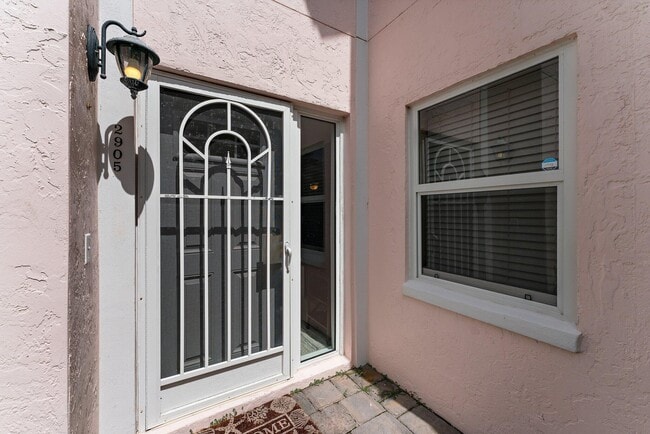 Photo - 2905 Fairway Dr N