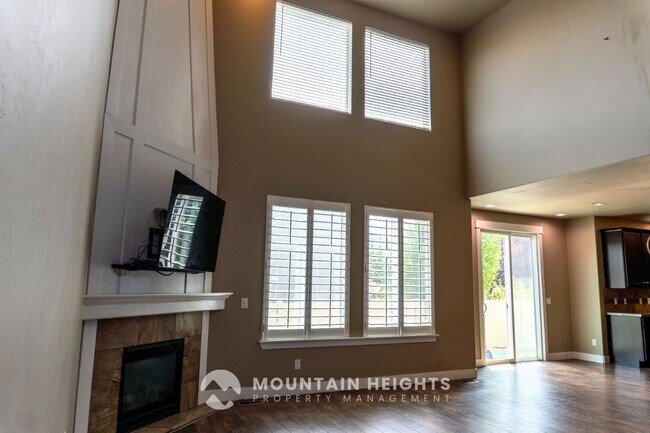 Photo - 3953 Sand Lake Dr