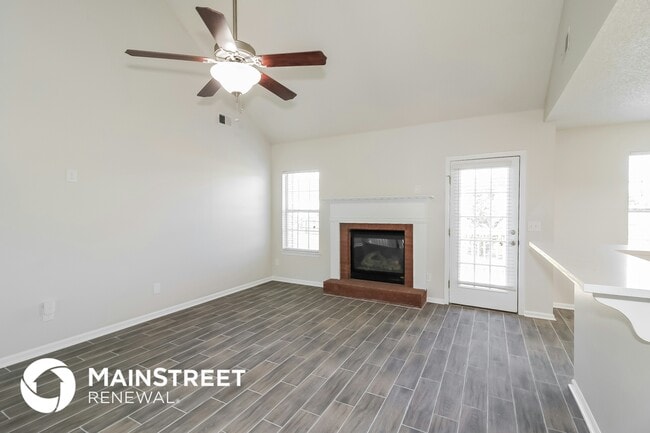Photo - 5847 Colonnade Dr
