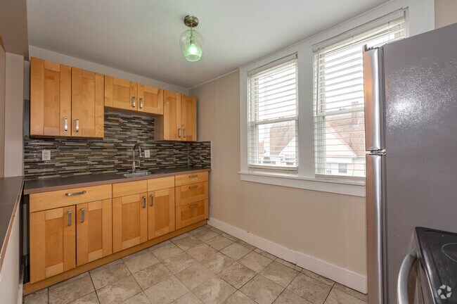 2BD, 1BA - Kitchen - 1,000SF