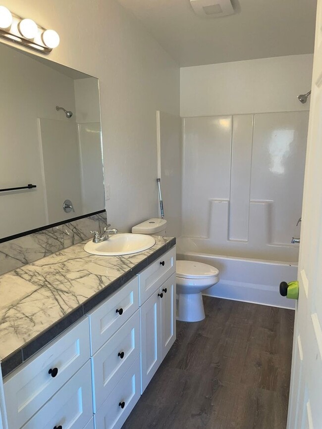 Photo - 10916 CO-65 Unidad C