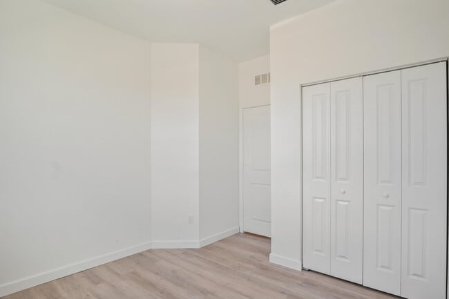 Photo - 852 SE grovebush Ln