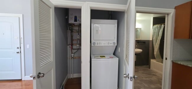 Photo - 100 Griffith St Unit 1R