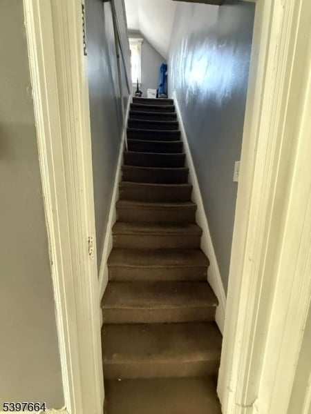 Building Photo - 681 E 28th St