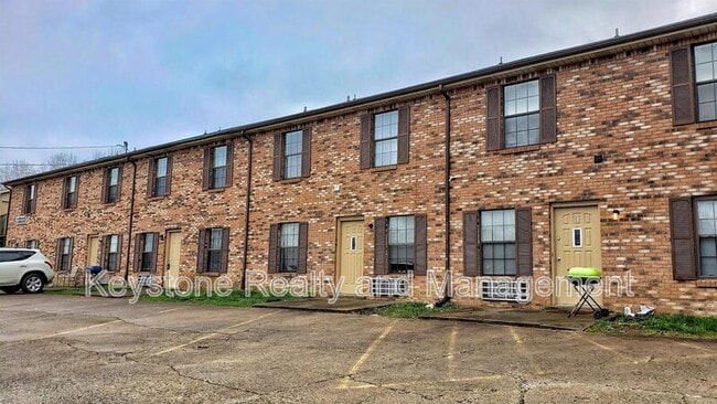 Building Photo - 706 Peachers Dr Unit E