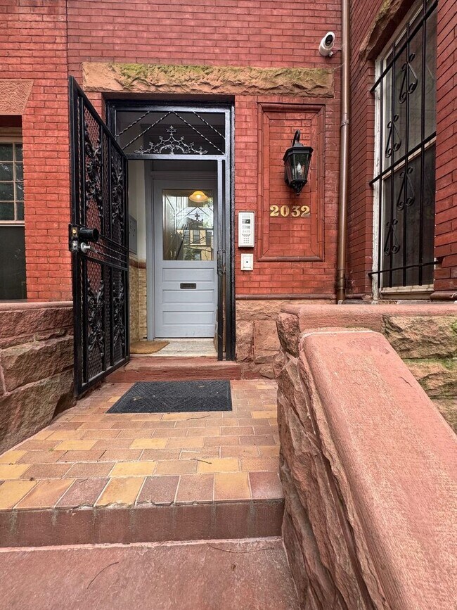 Photo - Centrally Located Renovated Large 1BR/1BA in Historic Dupont Circle Row House