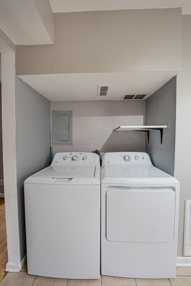 Photo - 839 Bishop Ave