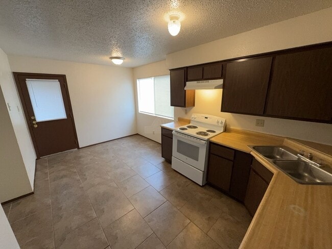Photo - 2409 Shoemaker Dr